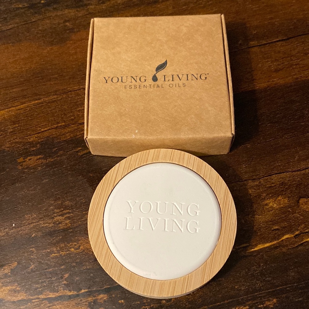 New in box Young Living Passive diffuser perfect for car work no plug wood